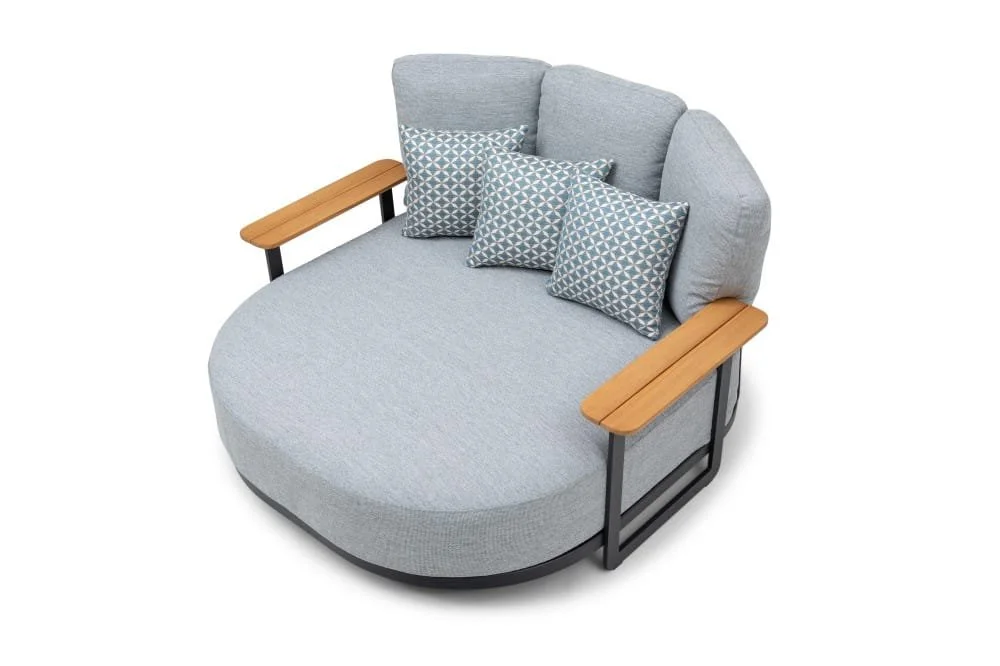Luxury Outdoor Daybed With Olefin Cushions And Foam — View 3